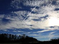 Wolken 10  Wolken - ich nehme an Cirrus und Cirrocumulus - am 14.11.2010 &uuml;ber H&uuml;rben im Lonetal.